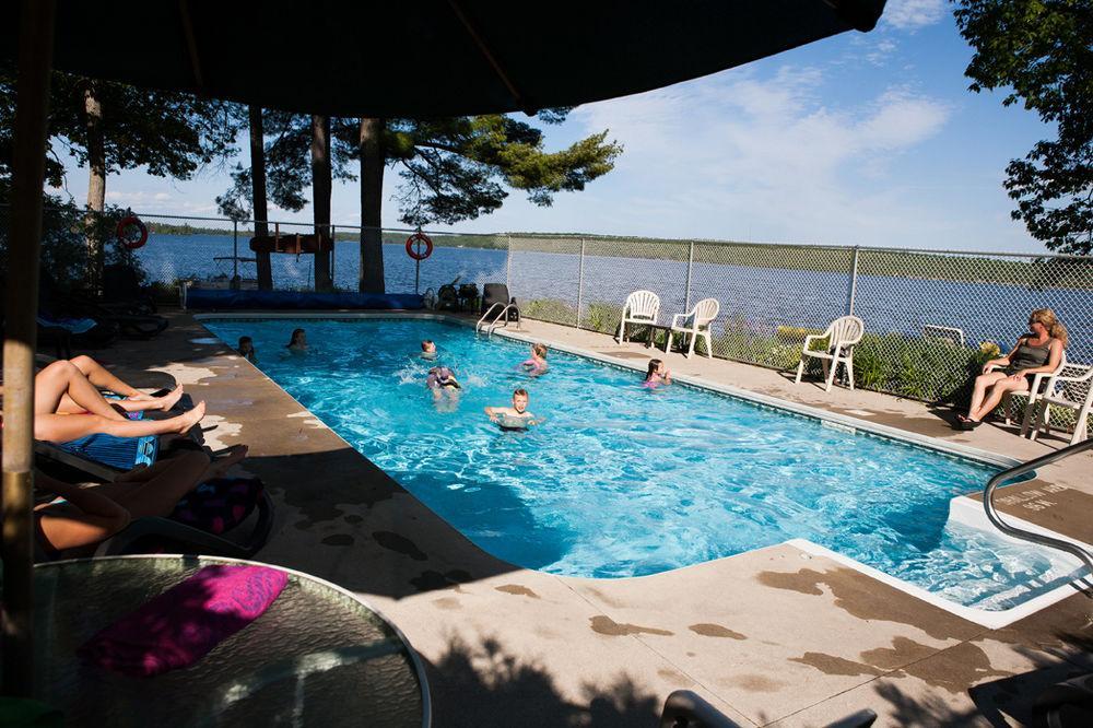 Deer Bay Beachwood Resort מראה חיצוני תמונה